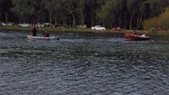 Paseaba en kayak por la Laguna de los Padres, se cayó y desapareció: lo buscan con intensidad