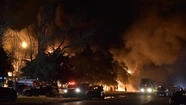 Video: impresionante incendio en una fábrica de pintura en San Luis
