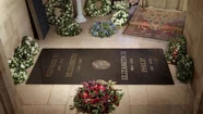Publican la primera imagen de la lápida de Isabel II