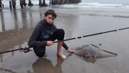 Capturan un chucho de 40 kilos en las playas del centro