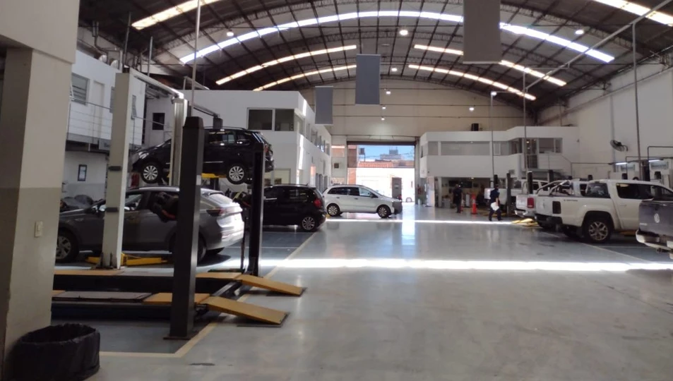 ¡Burgwagen destapa al capote! service oficial la plata ¡Burgwagen destapa al capote!