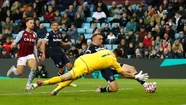Aston Villa, con "Dibu" Martínez y Buendía, sufrió una dura goleada 