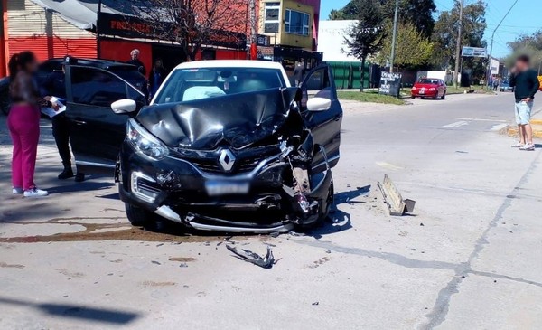 Triple Choque Entre Auto Camioneta Y Moto Terminó Con Un Hombre Y Una