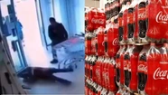 Video: un empleado noqueó a un ladrón de un "cocacolazo" en la cabeza