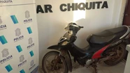 Aprehenden a menor en La Caleta por robar una moto: iba con $110.000