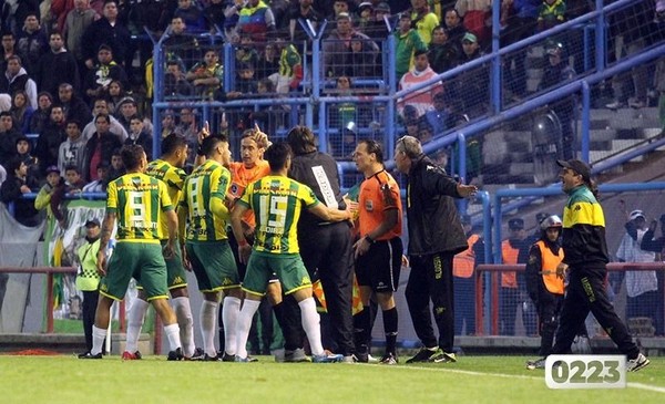 En un gran partido, Aldosivi tuvo todo y se quedó sin nada ...