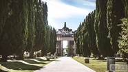 La historia de la fachada actual del Cementerio de La Loma