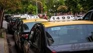 Un sector de taxistas quiere que la bajada de bandera cueste 3 boletos de colectivo