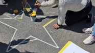 Los familiares y amigos de Alexander Ledesma pintaron una estrella amarilla en la esquina de 12 de Octubre y Bermejo.