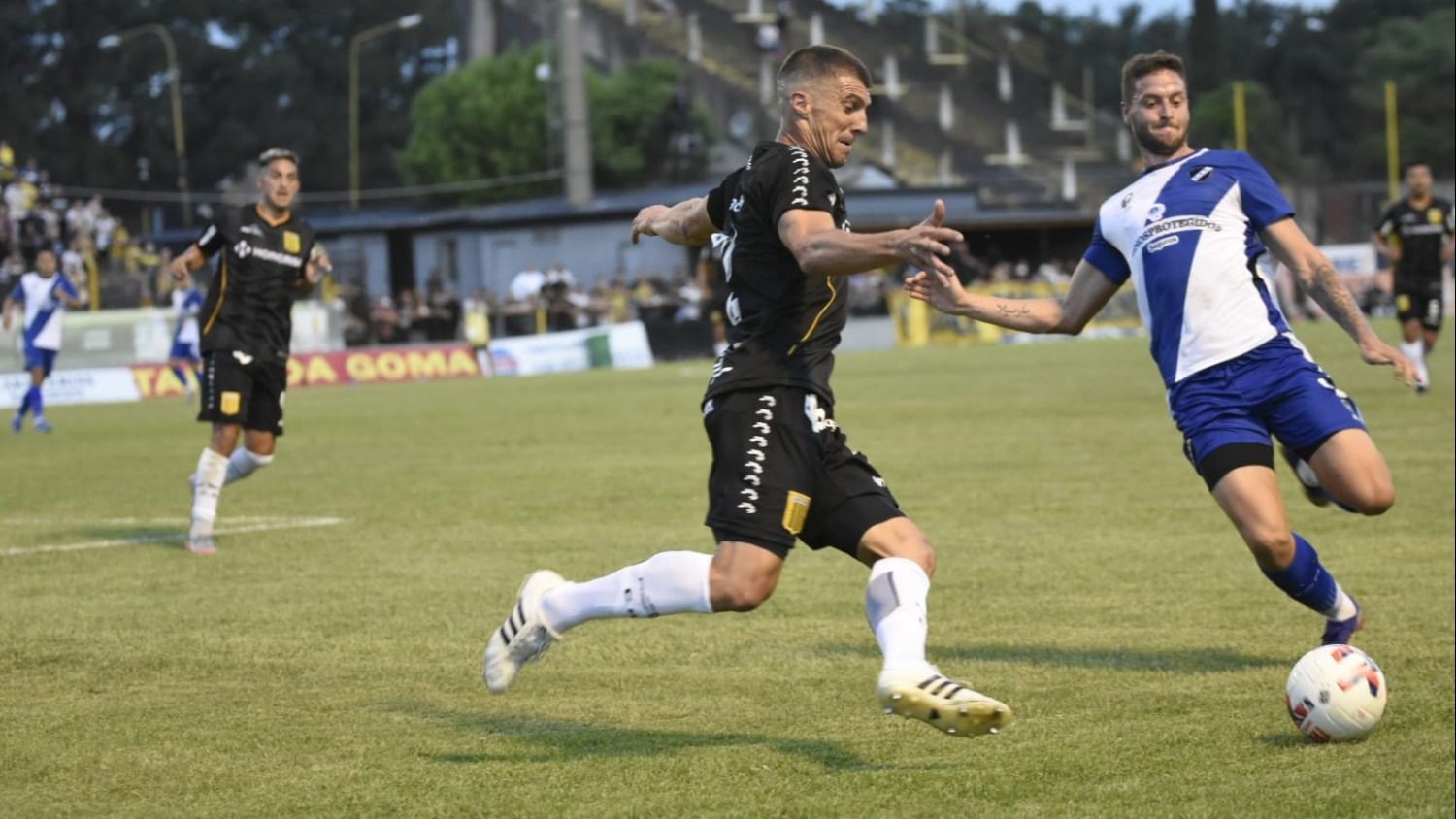 Talleres de Remedios de Escalada dio el primer golpe de la Copa