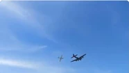 Impactante: dos aviones de la Segunda Guerra Mundial chocaron en un vuelo de exhibición