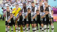 Los jugadores de Alemania se taparon la boca en protesta por no poder utilizar el brazalete LGTBI