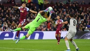 El Aston Villa de "Dibu" Martínez sigue ganando en la Conference League