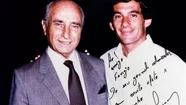 Fangio con Ayrton Senna, tricampeón mundial de Fórmula 1 de Brasil. Foto: cortesía www.museofangio.com.