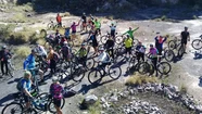 Un grupo de ciclistas invita a pedalear para "dejar las mochilas" y cambiar la energía