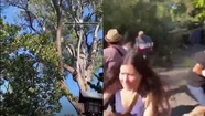 Impactante video: una rama gigante cayó sobre dos personas que se encontraban en el Jardín Japonés