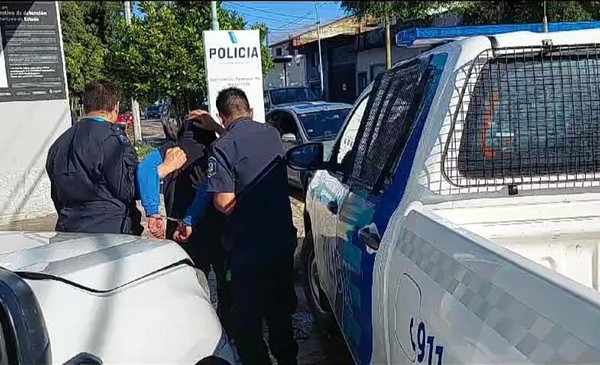 Golpeó En La Cara A Un Policía Que Quiso Identificarlo 0223 8418