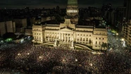 Rechazo al DNU: la masiva convocatoria en Plaza Congreso le ganó al protocolo antipiquete