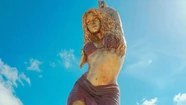 La emoción de Shakira por la imponente estatua de más de 6 metros que le hicieron en Barranquilla